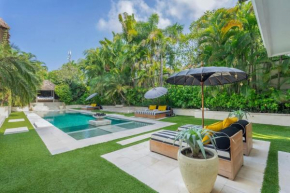 4BR Villa with Large Pool at Seminyak Beach
